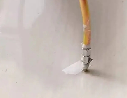 雁峰瓷砖空鼓维修公司专业解答在瓷砖铺贴过程中，如果使用的砂料过粗（如全部使用了粗砂），可能会导致以下问题
